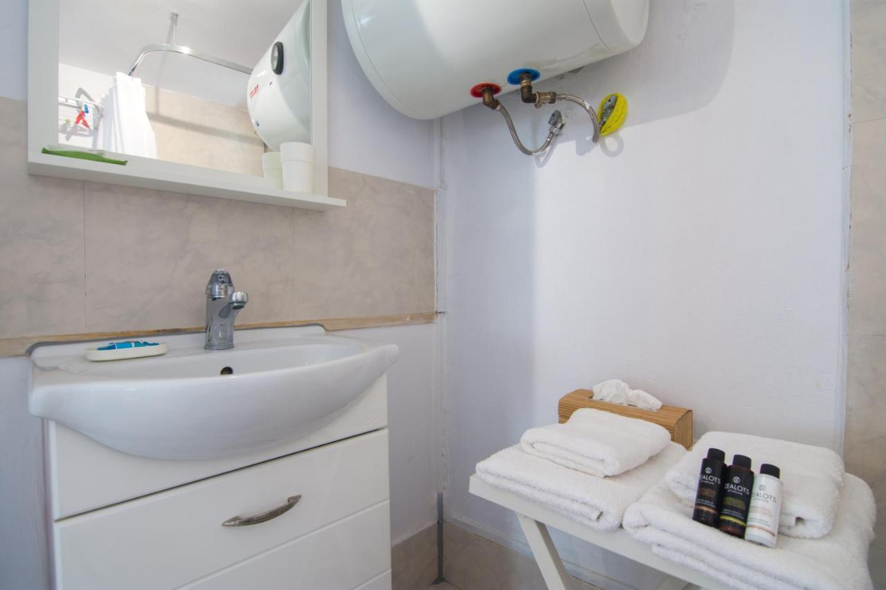 Little Gem Apartment